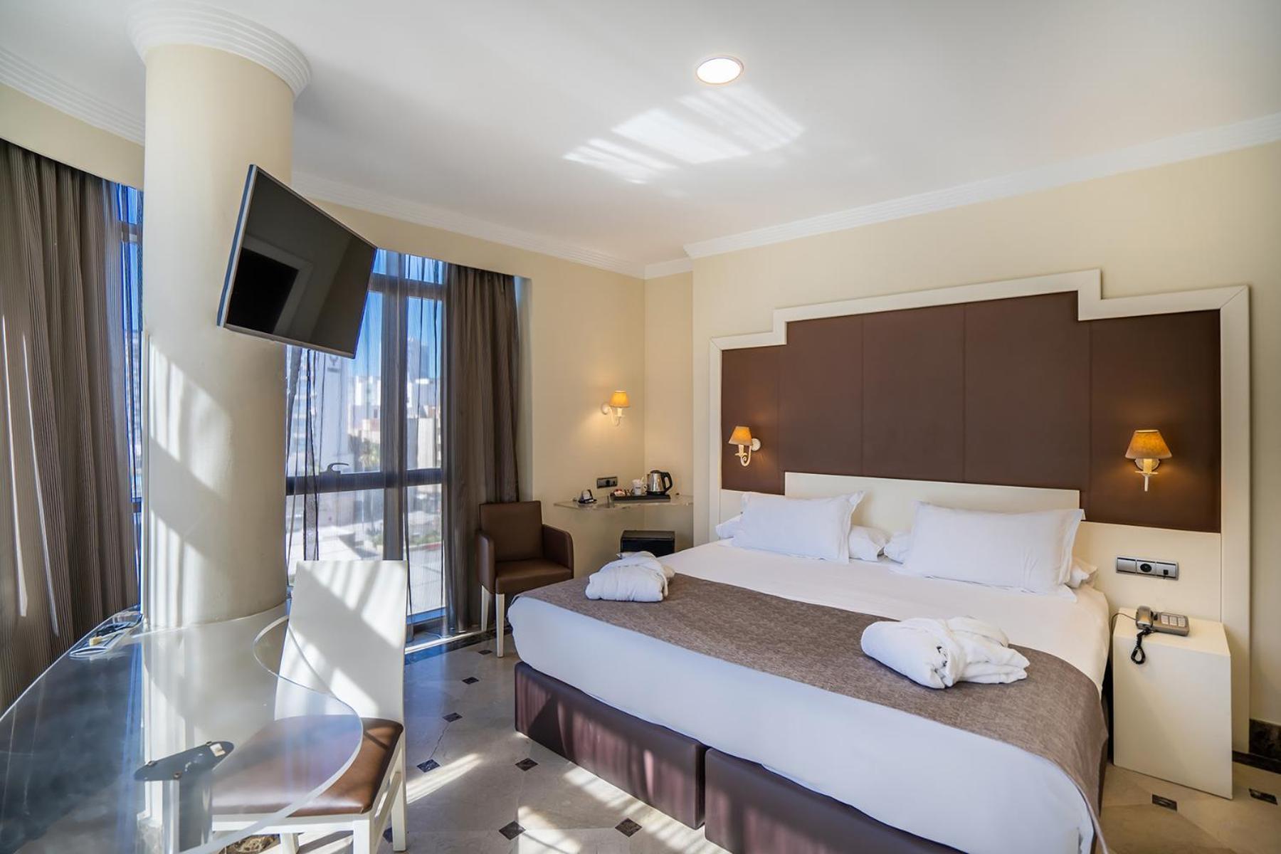 Hotel Spa Cadiz Plaza (Adults Only) Bagian luar foto